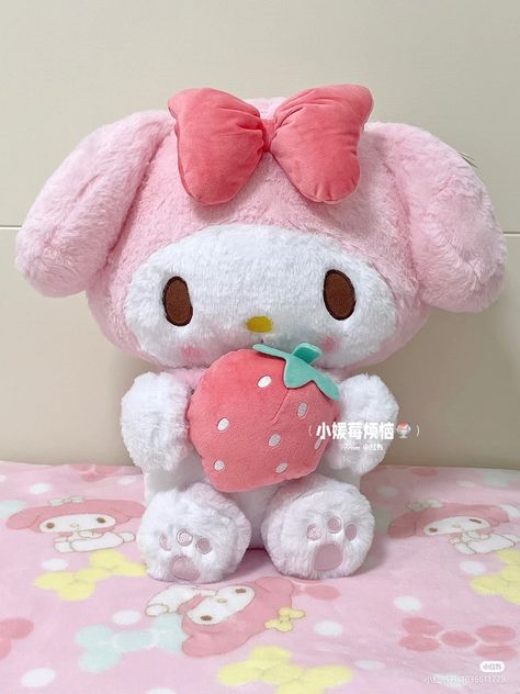 Hello Kitty Toys Doll, Kids Valentines Day Gifts, Heart Anime, Sanrio Shop, Cute Plush Toys, Strawberry Love, Totoro Plush, Kids Valentines Day, Hugging Pillow