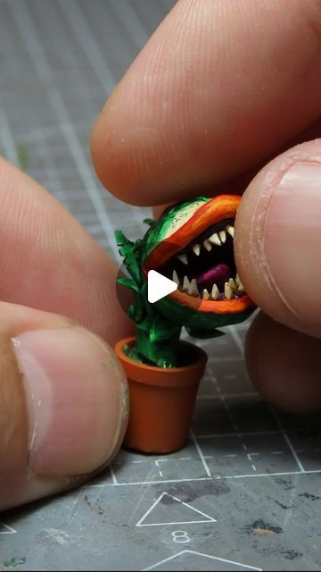 Polymer Clay Horror Miniatures, Halloween Clay Miniatures, Little Shop Of Horrors Decorations, Audrey Clay Ideas, Audrey 2 Little Shop Of Horrors, Little Shop Of Horrors Aesthetic, Little Shop Of Horrors Plant, Audrey Little Shop Of Horrors, Lil Shop Of Horrors