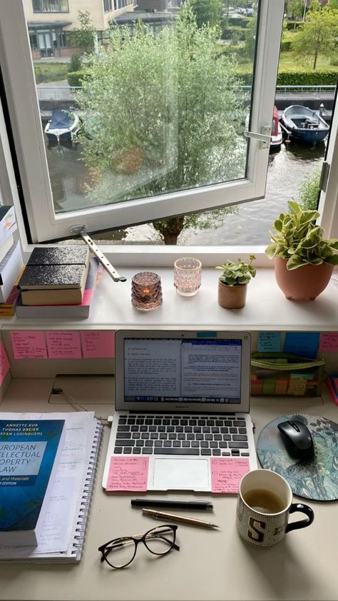 Revision Set Up, Student Flat Aesthetic, English Degree Aesthetic, Student Life Aesthetic, Study Setup, Student Lifestyle, Study Core, 귀여운 음식 그림, Study Corner