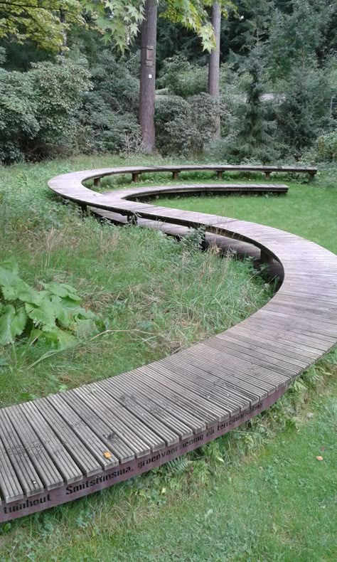 Wood Walkway, Wood Bench Outdoor, Wooden Path, Backyard Walkway, Pocket Park, Timber Architecture, Wooden Walkways, Small Patio Garden, Garden Paving