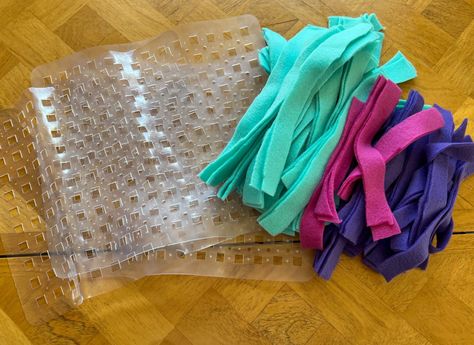 DIY Snuffle Mat for Dogs | Peace, Love, and Frenchie Farts Dog Treat Mat Diy, Diy Sniff Mat, Sniffle Mat Dog Diy, Fleece Cat Toys Diy, Diy Snuffle Mat For Cats, Diy Sniff Mat For Dogs, Dog Sniffing Mat Diy, Diy Snuffle Ball For Dogs, Diy Dog Snuffle Mat