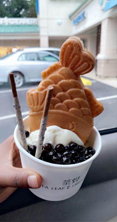 Taiyaki Ice Cream, Tea Cafe, Kawaii Cooking, Junk Food Snacks, Yummy Comfort Food, Junk Food, Cookies And Cream, Food Obsession, Pretty Food