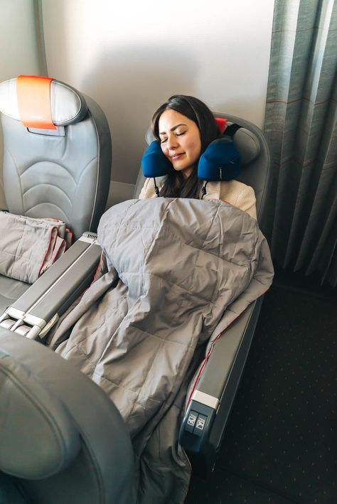 You will sleep comfortably with the Cabeau Travel Pillow #travelpillow #neckpillow #travelgear Best Travel Neck Pillow, Travel Pillow Hack, Best Travel Pillow Airplane, Plane Hacks, Paris Budget, First Class Airline, Blanket Inspiration, Travel Pillow Airplane, Europe 2023