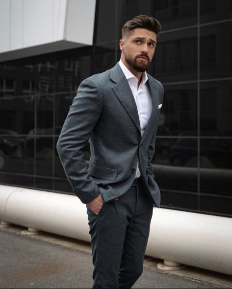 Italian Hairstyles Men, Hairstyle With Suit, David Beckham Outfit, Men Socks Suit, Beard Suit, Business Casual Attire For Men, Men Ootd, Italian Hair, Men Lifestyle