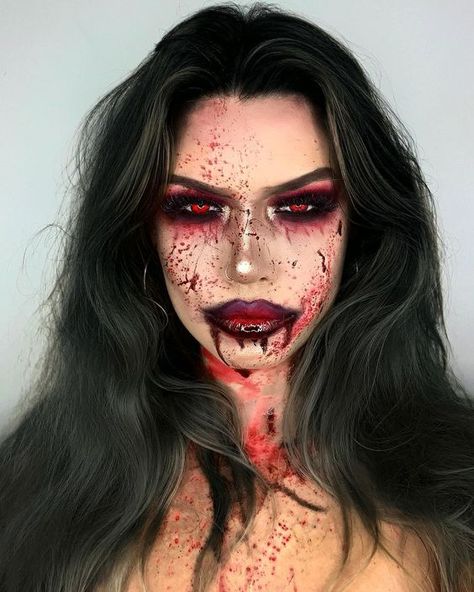 Vampire Makeup With Blood, Horror Vampire Makeup, Vampire Makeup Scary, Creative Vampire Costume, Creepy Vampire Makeup, Halloween Costumes Horror Women, Vampire Makeup Ideas Halloween, Halloween Vampire Makeup Looks, Scary Fairy Makeup