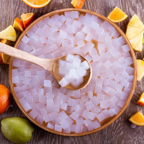 4 Health Benefits of Nata de Coco Milk Cereal, Vegan Jelly, Coconut Jelly, Iced Drinks Recipes, Coconut Benefits, Cereal Milk, Beer Food, Thailand Food, Popular Desserts