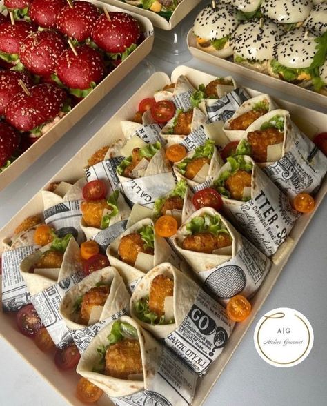 Birthday Food Catering Ideas, Fast Food Party Buffet, Catering Packaging Ideas, Brunch Catering Ideas, Buffet Food Ideas, Mini Wraps, Baby Shower Ideas For Boys, Party Food Buffet, Catering Ideas Food