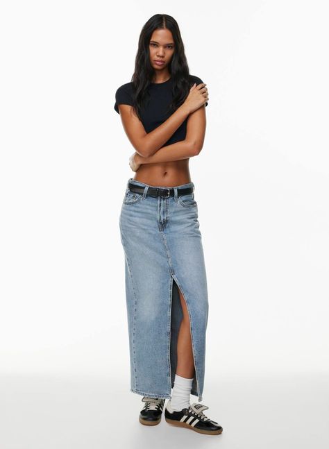 COLUMN SKIRT - Levi’s® mid-rise denim skirt Blue Mini Skirt Outfit, Denim Pencil Skirt Outfit, Long Jean Skirt Outfits, Denim Maxi Skirt Outfit, Denim Long Skirt, Maxi Denim Skirt, Long Jean Skirt, Mini Pleated Skirt, Denim Skirt Outfits