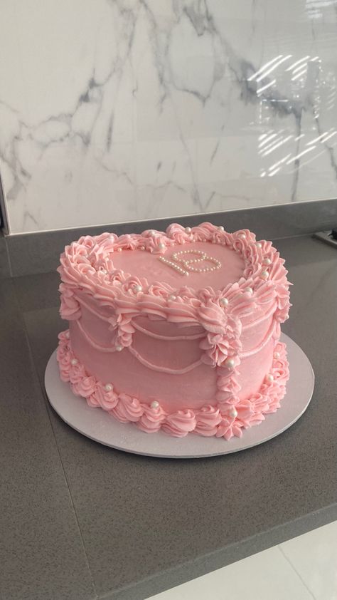 Pink Homemade Birthday Cake, Light Pink Vintage Cake, Baby Pink Heart Cake, Pink 17th Birthday Cake, Sweet 16 Pink Cake, 18th Birthday Wishlist, 13 Bday Cake, 13 Birthday Cake For Teens, Birthday Cake Pink Girly