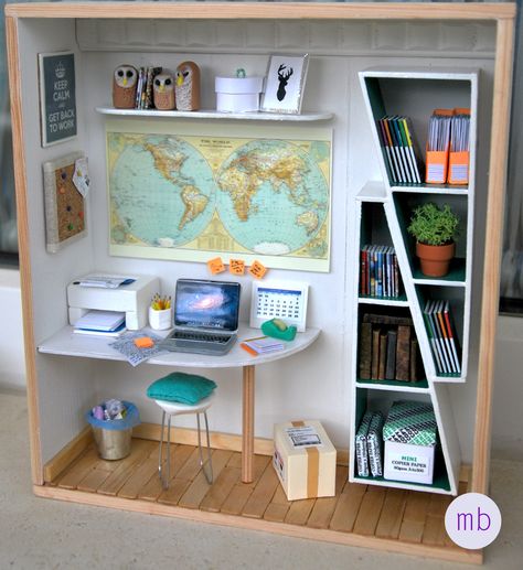 Miniature Office, Room Box Miniatures, Diy Barbie House, Modern Dollhouse Furniture, Tiny Furniture, Doll Furniture Diy, Room Boxes, Diy Barbie Furniture, Doll House Plans