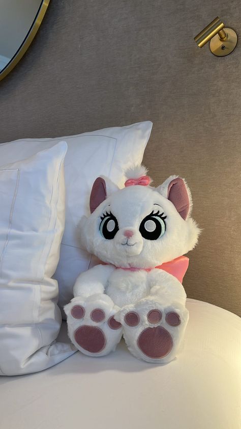 #cat #cats #disney #plush Animation Animals, Plush Bedroom, Disney Stuffed Animals, Marie Cat, Cute Squishies, Disney Plush, Dream Gift, Cat Plush, Cat Room