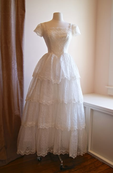 Vintage wedding dress / 1950s wedding dress... Wedding Dresses 1940s Vintage, Twee Wedding Dress, 1800 Style Wedding Dress, 1950s Fashion Wedding Dresses, Vintage White Dress 1950s, 1800s Inspired Wedding Dress, 50s Lace Dress, 1970 Wedding Dress Vintage, Victorian Style Wedding Dress Vintage