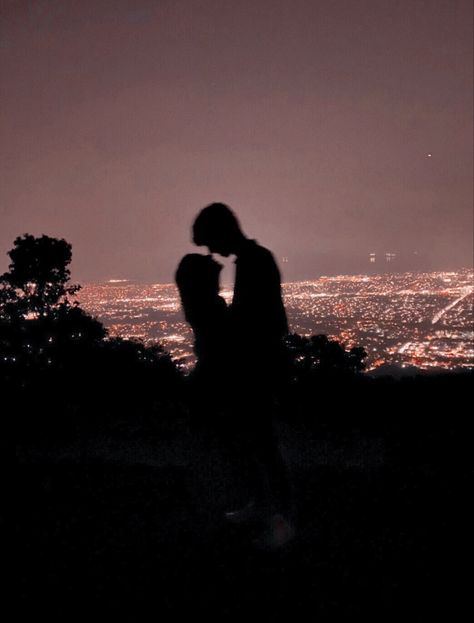 Cute Couple Night Aesthetic, Romantic Asthetic Picture, Lovers At Night, Couple Watching Stars Aesthetic, Romantic Photography Aesthetic, Midnight Love Aesthetic, Couple At Night Aesthetic, Couples Night Aesthetic, Couples Aestethic Romantic