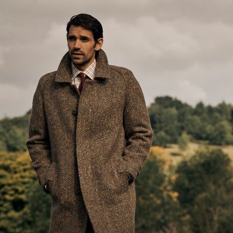 Brown Green Herringbone Donegal Follifoot Coat | Men's Country Clothing | Cordings US Herringbone Coat, Country Clothing, Mens Fashion Smart, Brown Tweed, Street Style Outfits Men, British Outfits, Coat Men, Tweed Coat, Car Coat