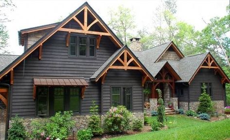 Paint it Black, Our 20 Favorite Dark Exterior House Colors - Curbly Brown House Exterior, Gable Roof Design, Gray House Exterior, Farmhouse Exterior Design, Cabin Exterior, Exterior Front Doors, Grey Houses, Traditional Exterior, Modern Farmhouse Exterior