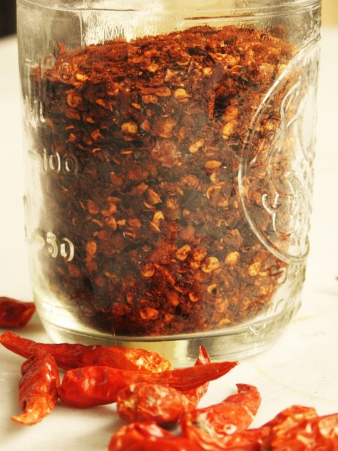 Homemad Thai Chili Powder - Healthy Thai Recipes Chili Powder Recipe Homemade, Chili Powder Recipe, Chili Seasoning Recipe, Hot Pepper Recipes, Thai Peppers, Healthy Thai Recipes, Thai Chili Pepper, Chili Shrimp, Chili Pepper Recipes