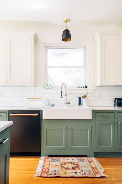 White Upper Cabinets, Kitchen Cabinets Color Combination, Lower Cabinets, Green Kitchen Cabinets, Kitchen Refresh, Green Cabinets, Kitchen Decor Modern, Kitchen Cabinet Colors, Trendy Kitchen