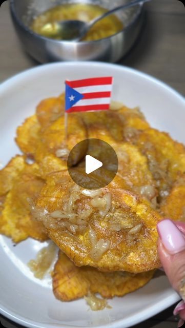 Ashley Toledo // #Foodie 😋 on Instagram: "With some mayo ketchup on the side, it’ll hit everytime 🤤😮‍💨  Tostones al ajillo 🧄🇵🇷  Ingredients  •salt •olive oil  •complete seasoning  •2 tbs butter  •8-10 garlic cloves  •2-3 green plantains  •frying oil  ——-  [ tostones al ajillo, tostones recipe, Puerto Rican tostones, Puerto Rican food, home cooked, nyc foodies ] #tostones #tostonesconajo #plantains #puertoricanfood" Puerto Rican Tostones, Tostones Recipe, Complete Seasoning, Puerto Rican Food, Green Plantains, Rican Food, Easy Spells, Puerto Rican Recipes, Food Home