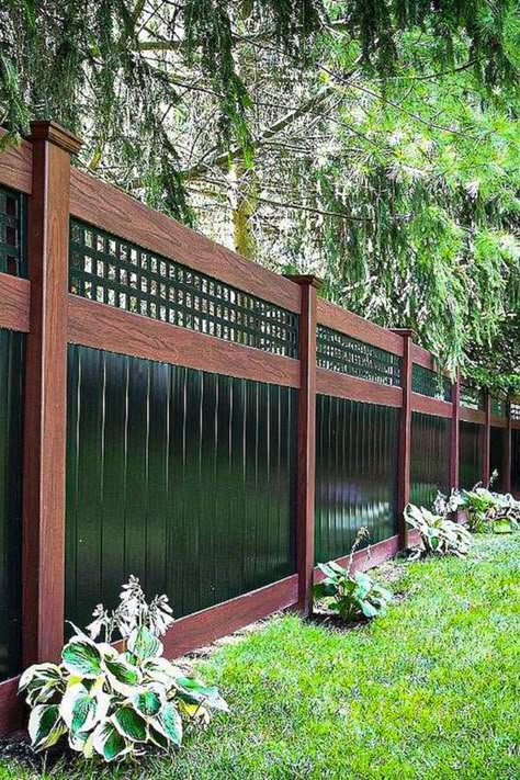 New Fence Ideas for 2020 Vinyl Privacy Fence, Privacy Fence Designs, Cheap Backyard, Backyard Privacy, Front Yard Fence, Fence Landscaping, Fence Decor, Vinyl Fence, Fence Ideas