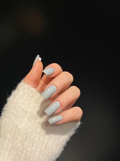 Gray Aesthetic Nails, Light Grey Nails Acrylic, Light Grey Nails With Design, Gray Square Nails, Light Gray Nail Ideas, Light Coloured Nails, Grey Nails Aesthetic, Light Grey Nail Ideas, Grey Nails Acrylic