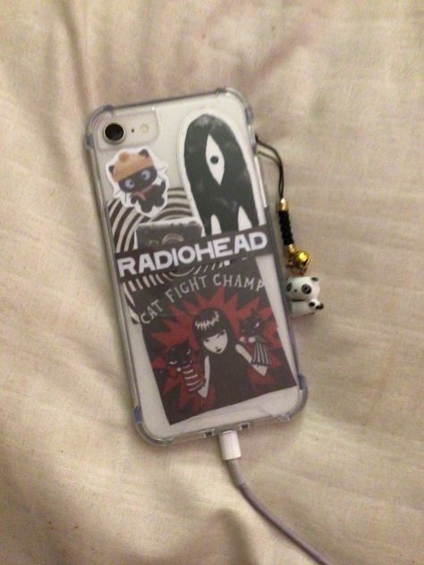 Phone Cases Grunge, Case Ideas, Iphone Aesthetic, Radiohead, Aesthetic Grunge, Cute Phone Cases, Iphone Se, Ios, Geek Stuff