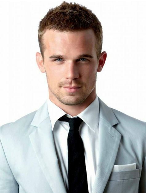 Actor Cameron Joslin Gigandet (b. 19 AUG 1982, Tacoma, Washington) The O.C. (TV) Twilight, Pandorum, Never Back Down, Burlesque, Easy A, The Roommate and Priest (Movies). Cam Gigandet Twilight, Cam Gigandet, The O.c., Never Back Down, The Oc, Celebrity Dads, Man Set, Celebrity Babies, Single Men