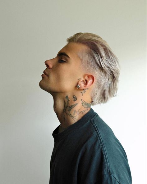 Men’s Blonde Mullet, Long On Top Short On Sides Haircut, Men’s Messy Haircut, Short Messy Mullet, Alt Mens Hair, Alternative Hair Men, Male Undercut, Boy Essentials, Victor Perez