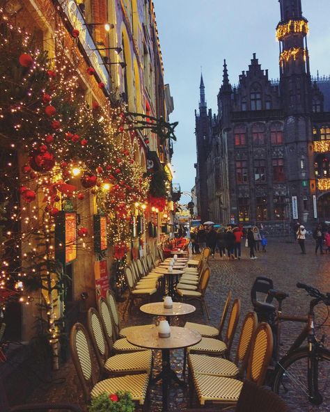 Brugge Belgium Christmas, Bruges Belgium Christmas, Bruges Belgium Aesthetic, Christmas Bruges, Christmas Brussels, Belgium Christmas, Belgium Aesthetic, Bruges Christmas, Brussels Christmas