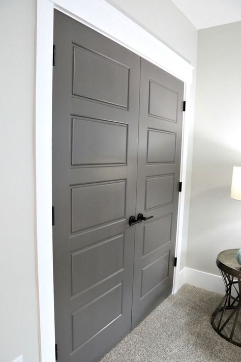 Interior doors painted with Kwal paint in the color Brainchild. Interior Door Colors, Grey Interior Doors, Pintu Interior, Pine Interior, Painted Interior Doors, Interior Door Styles, Modern Doors, Door Colors, Trending Paint Colors