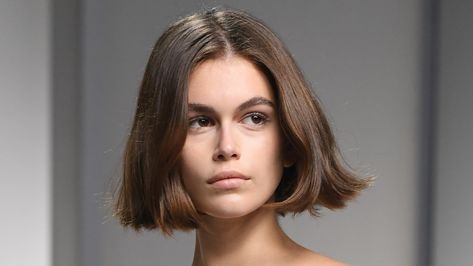 Italian bob haircut: the chic, '60s-inspired style explained | Woman & Home Thick Bob Haircut, Italian Bob Haircut, Italian Bob, Straight Bob Haircut, Kort Bob, Honey Blonde Hair Color, Chic Short Hair, Bob Haircut For Fine Hair, Long Bob Haircuts