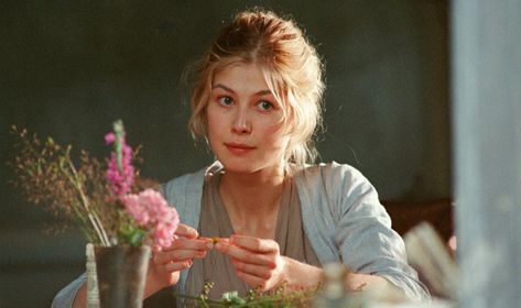 amélie on Twitter: "rosamund pike on the set of pride and prejudice is ethereal… "