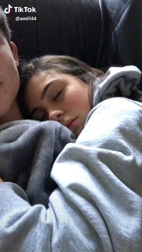 Cute Couples Cuddling, Cute Love Quotes For Him, Romantic Videos Couples, Cute Relationship Photos, Cute Couples Hugging, Boyfriend Goals, Clipuri Video, Cute Couples Kissing, Relationship Goals Pictures