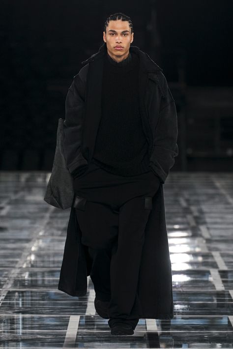 Runway 2023, Givenchy Mens, Mens Runway, How To Stretch Boots, Fall 2022, Fall 2023, Looks Style, Couture Collection, Contemporary Fashion