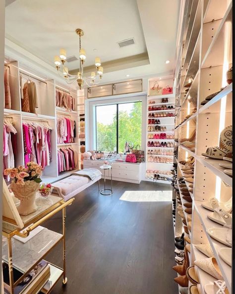 Dream Dressing Room, Master Closet Design, Dressing Room Closet, Walking Closet, Dream Closet Design, Walk In Closet Design, Luxury Closets Design, Closet Decor, Dressing Rooms