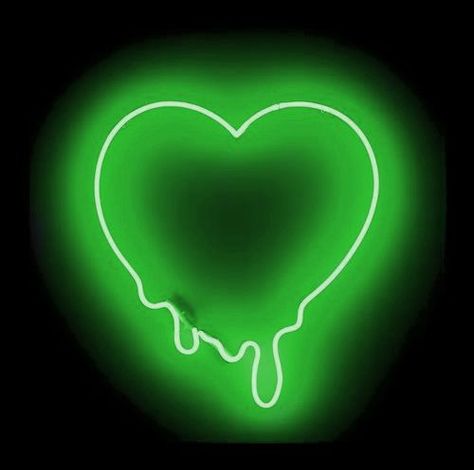 25 Anuncios luminosos que le faltan a tu habitación Green Neon Sign, Green Aesthetic Tumblr, Wallpaper Verde, App Ikon, Neon Heart, Verde Neon, Dark Green Aesthetic, Green Neon, Rainbow Aesthetic