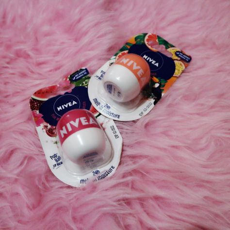 Chapstick Labels, Nivea Lip Balm, Alat Makeup, Lip Balm Collection, Gloss Labial, Pretty Skin Care, روتين العناية بالبشرة, Body Care Routine, Makeup Items