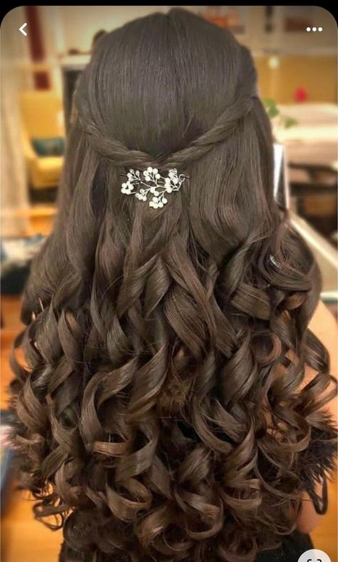 Half Bun Hairstyle, Curled Hairstyles For Medium Hair, Cute Prom Hairstyles, Half Bun, Up Dos For Prom, Quinceanera Hairstyles, Up Dos, Hoco Hairstyles, Kampot