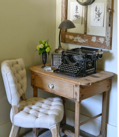 Old Window Frames, Old Typewriter, Writing Corner, Old Window Frame, Primitive Decorating Country, Plywood Furniture, Vintage Typewriters, Small Desk, Cozy Decor