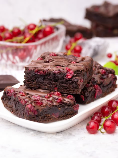 Red Currant Brownies – The Veggienator Red Currant Recipe, Currant Cake, Currant Recipes, Red Currants, Vegan Cakes, Brownie Ingredients, Red Currant, Vegan Healthy, Sweet Cakes