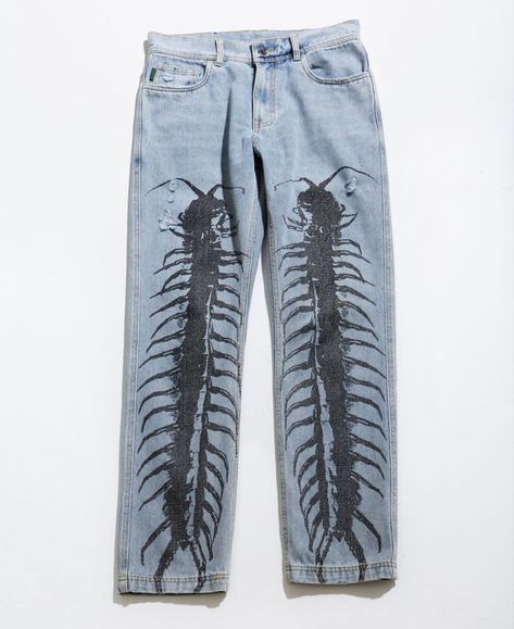 Bleach Stained Jeans, Bleach Dyed Pants, Painted Jeans Diy Ideas Y2k, Screen Print Jeans, Unique Pants Women, Screen Printed Jeans, Painting Pants Aesthetic, Bleach Jeans Design, Sharpie Jeans