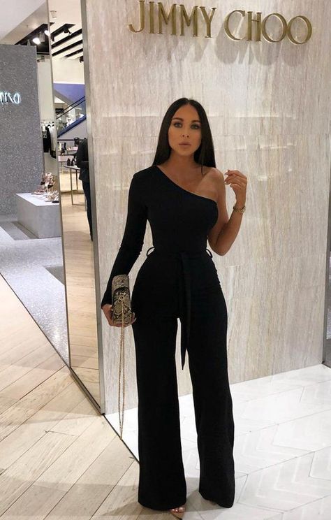 Classy Dinner Outfits, All Black Outfit For Party, Elegantes Party Outfit, Dinner Outfit Classy, Outfits For Dinner, Birthday Dinner Outfit, Dinner Party Outfits, Outfit Dinner, Chique Outfit