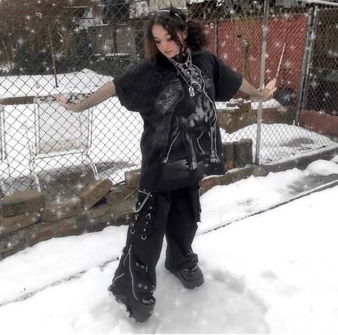 0 Aesthetic, Swag Aesthetic, Aesthetic Snow, Emo Clothes, Edgy Girls, Alternative Aesthetic, Winter Closet, Inspo Pics, Alt Girl