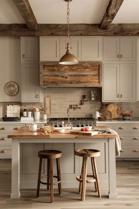 Farm Chic Kitchen, House Design Country Farmhouse, Kitchen Ideas Wood Island, Cabin Farmhouse Kitchen, Farm Style Interior Design, Modern Country Farmhouse Kitchen, Country Modern Kitchen Farmhouse Style, Cute Cozy Kitchen, Modern Country Kitchen Design