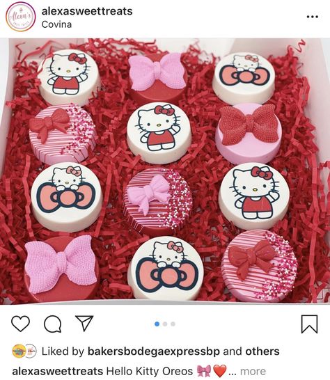 Hello Kitty Chocolate Covered Oreos, Hello Kitty Oreos, Hello Kitty Treats, Hello Kitty Baby Shower, Hello Kitty Birthday Theme, Homemade Valentines Gift, Chocolate Covered Desserts, Hello Kitty Theme Party, Hello Kitty School