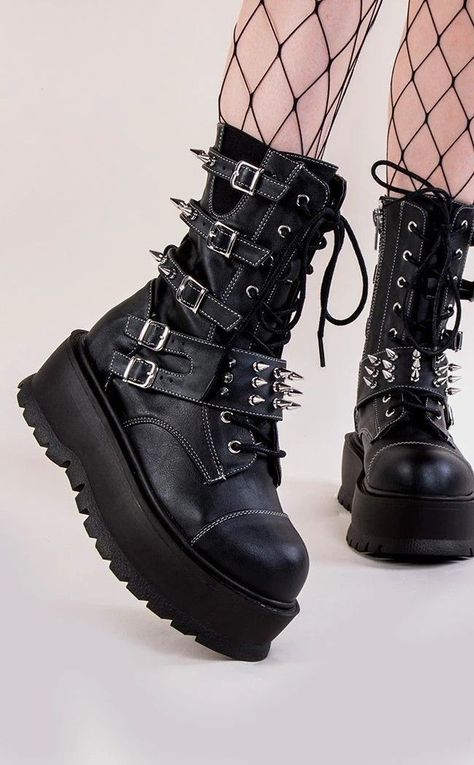 §Botas New Rock Mujer§ Punk Boots Aesthetic, Alt Platform Boots, Metal Outfits Women, Alt Boots, Black Boots Aesthetic, Boots With Spikes, Gothic Platform Boots, Metal Boots, Sepatu Platform