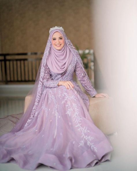 #BEAUTY, #RELATIONSHIPS #Fashion #Animals #Outfits #Winter Outfits #Animals Bridal Abaya Hijab Bride, Hijab With Gown, Hijabi Gowns Simple, Muslim Bride Dress, Hijabi Bride, Bridal Hijab Styles, Hijabi Brides, Muslim Bridal, Muslimah Wedding Dress