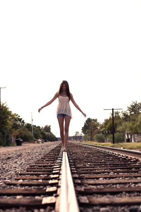 Senior Pictures Railroad Tracks, Railroad Track Pictures, Railroad Photoshoot, Train Tracks Photography, Ideas For Seniors, Track Pictures, Line Photography, Senior Photo Poses, Railroad Pictures