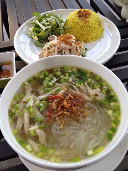 Mien Ga, Glass Noodle Soup, Glass Noodles Recipe, Asian Soup Noodle, Vietnamese Soup, Rice Noodle Soups, Cambodian Food, Khmer Food, Viet Food