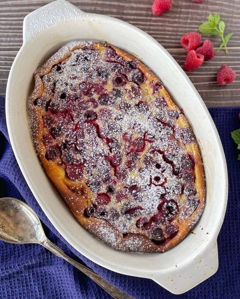 Raspberry Clafoutis Recipe, Raspberry Clafoutis, Vj Cooks, Raspberry No Bake Cheesecake, Clafoutis Recipes, Raspberry Crumble, Baked Custard, Raspberry Desserts, Homemade Custard