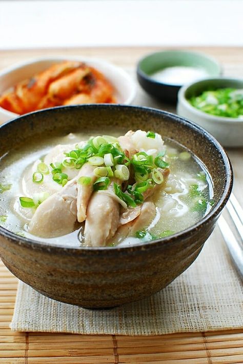 Gomtang Recipe, Whole Chicken Soup, Korean Chicken Soup, Korean Soup Recipes, Soup Recipe Instant Pot, Soup Korean, Korean Bapsang, Korean Heritage, Koreansk Mad